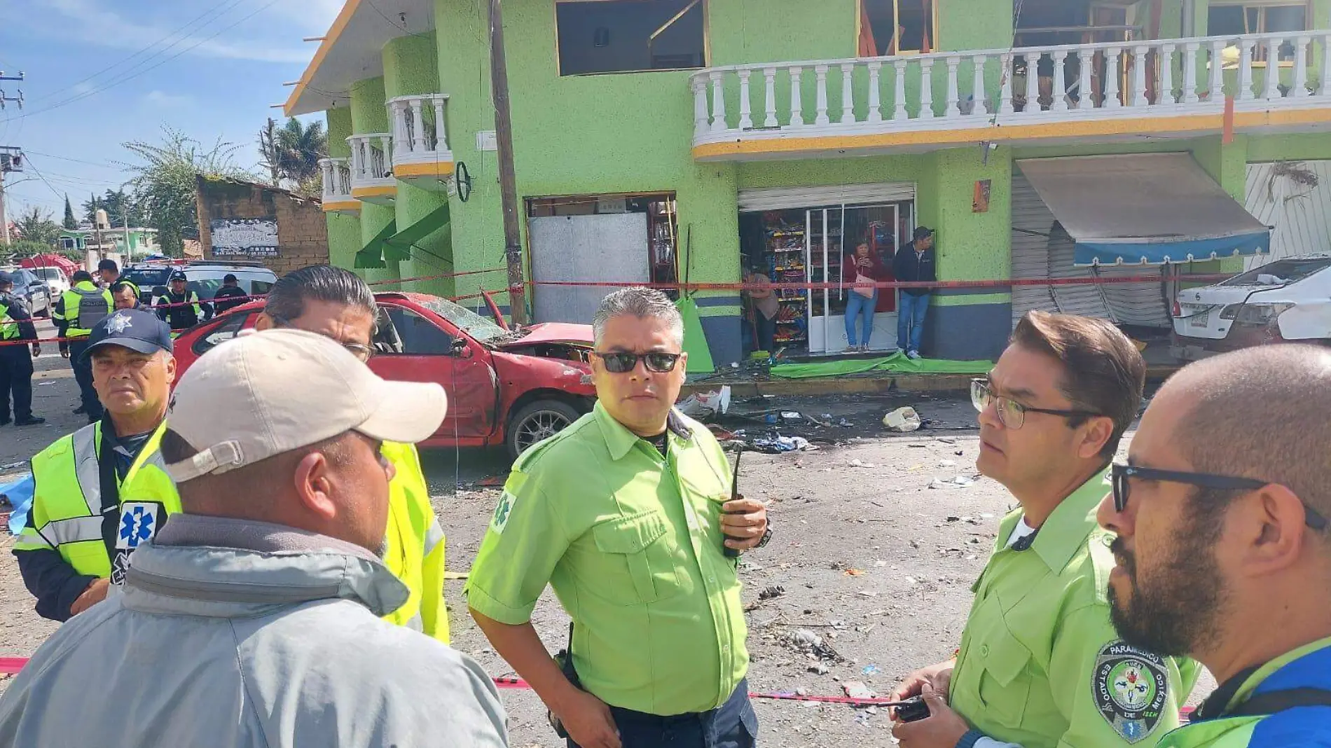 ¡Se murió la fiesta! Estalla vehículo con pirotecnia, en Tepetlixpa; hay un fallecido-int7