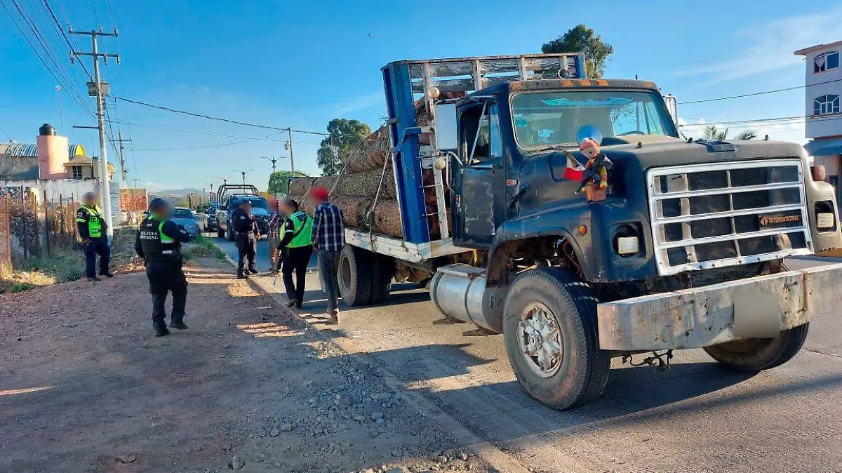 Capturan a dos presuntos talamontes, en San José del Rincón, Edomex-INT2
