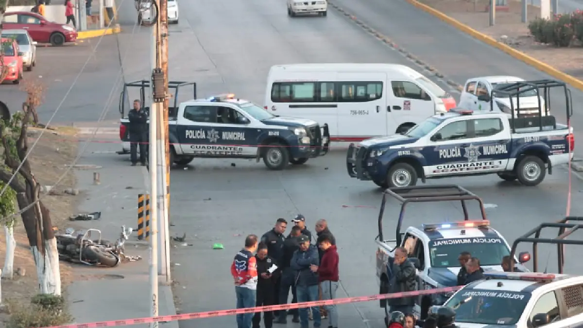Pareja a bordo de Moto embestida en Ecatepec