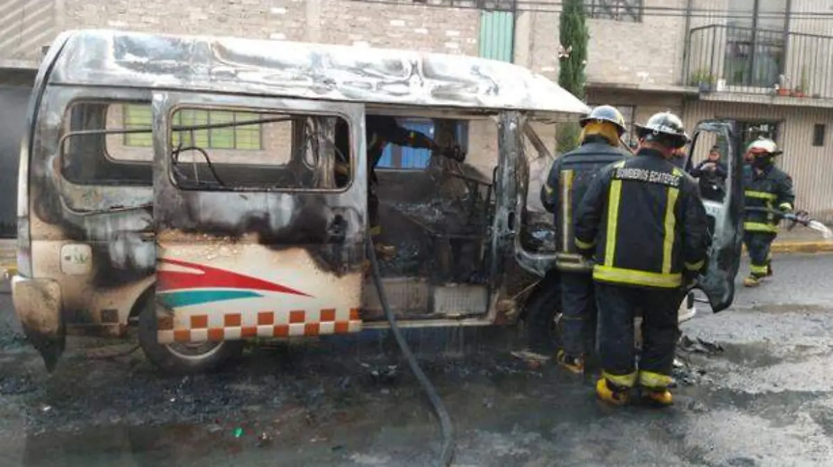 secuentran-y-queman-unidad-en-ecatepec-(1)