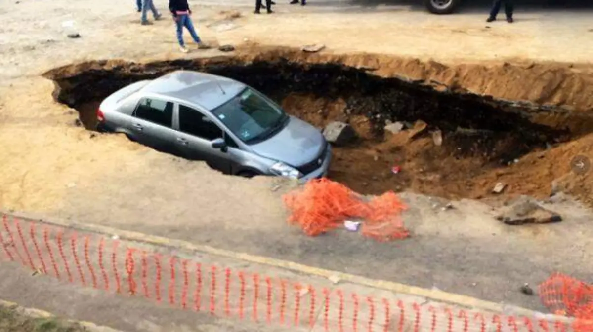 socavón-bordo-de-xochiaca