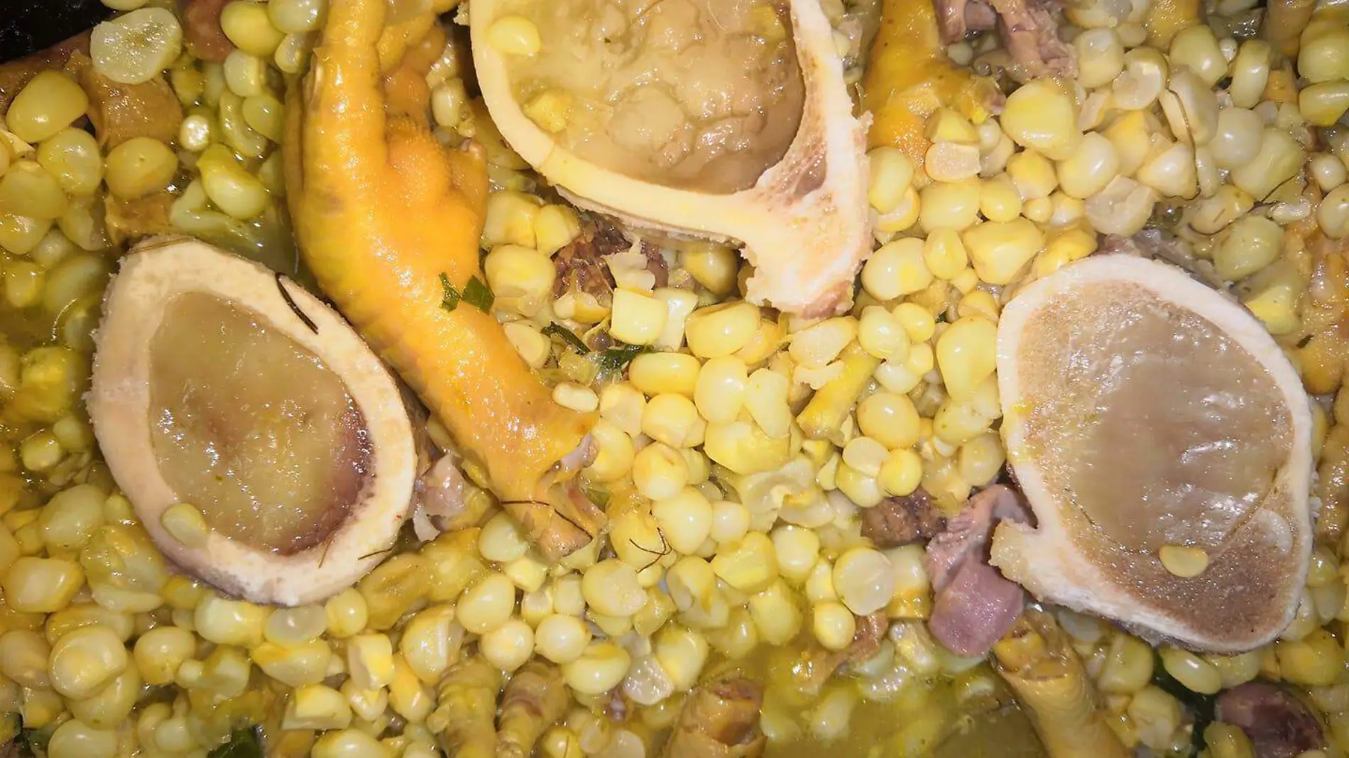 Esquites con tuetano