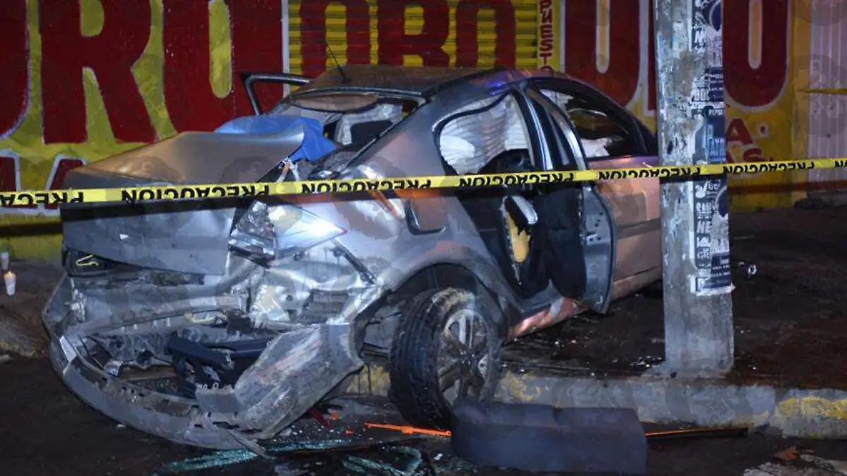 aparatoso-choque-en-iztapalapa-(2)