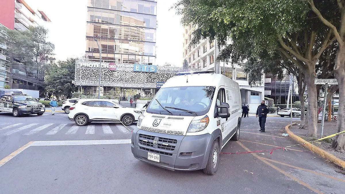 Joven-se-avienta-en-Polanco