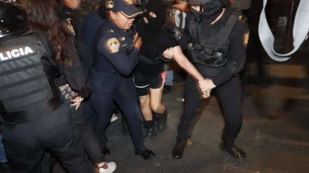 Detienen a 3 mujeres tras recuperación de inmueble en República de Cuba