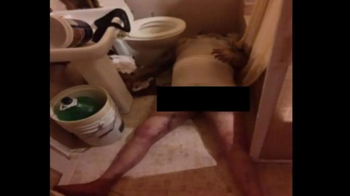 muerta-en-el-baño