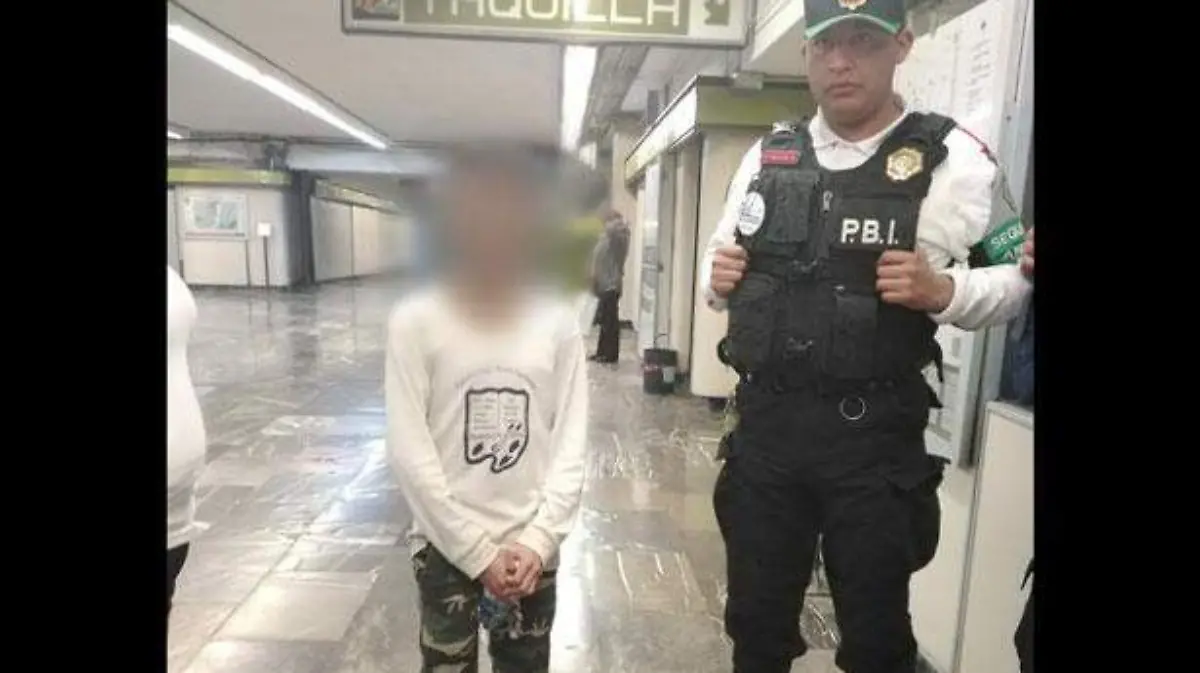 Niño-huye-de-su-casa