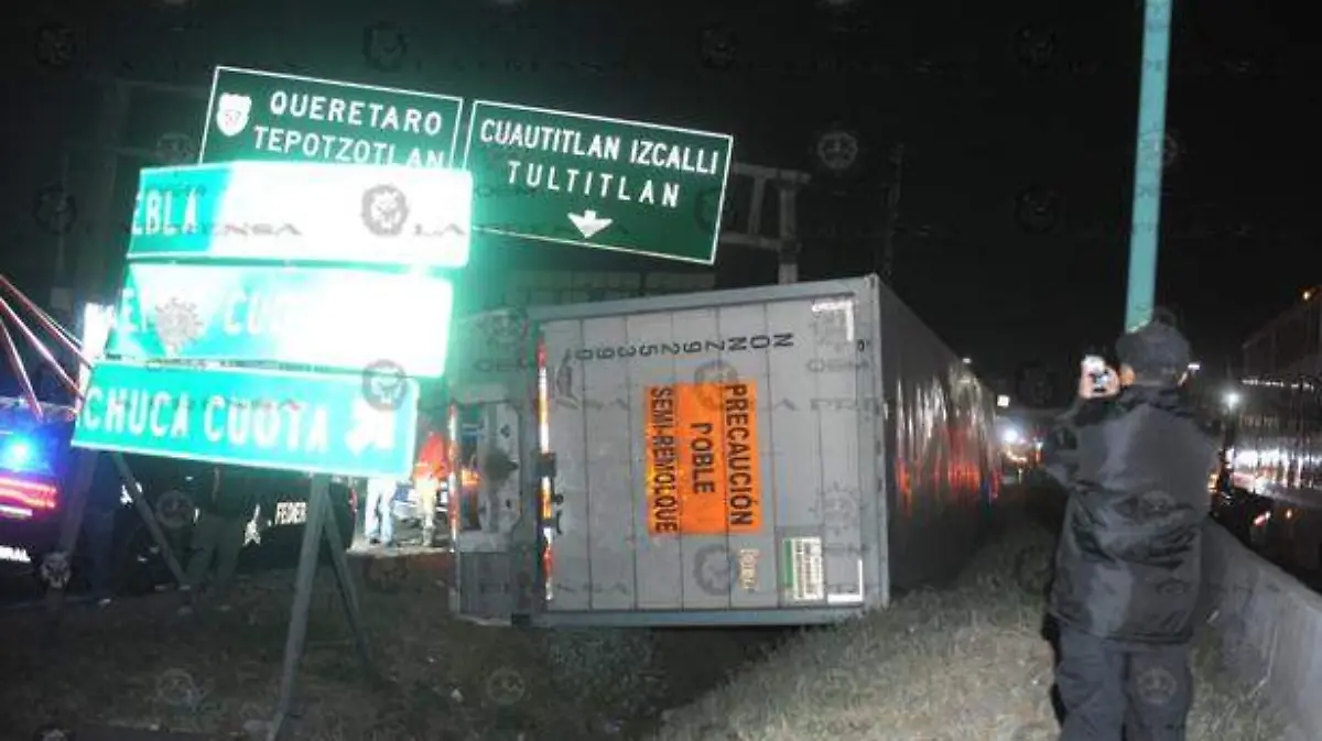 Volcadura-trailer-México-Querétaro-(1)