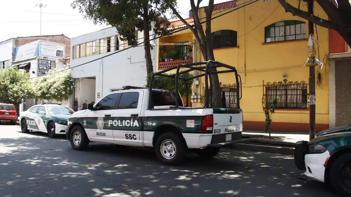 d5a39ee0-f4cb-45fd-b3d3-35fa2ec0c0e1