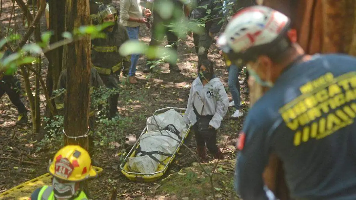 Rescatan-muerto-en-chapultepec