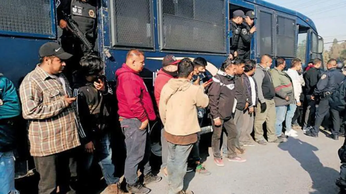 detenidos robo de agua deolarte