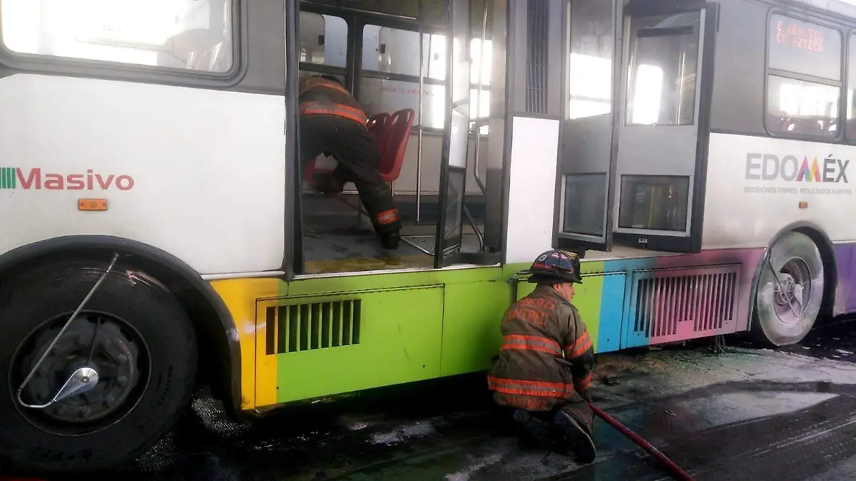 incendio mexibus  @PCB_Ecatepec