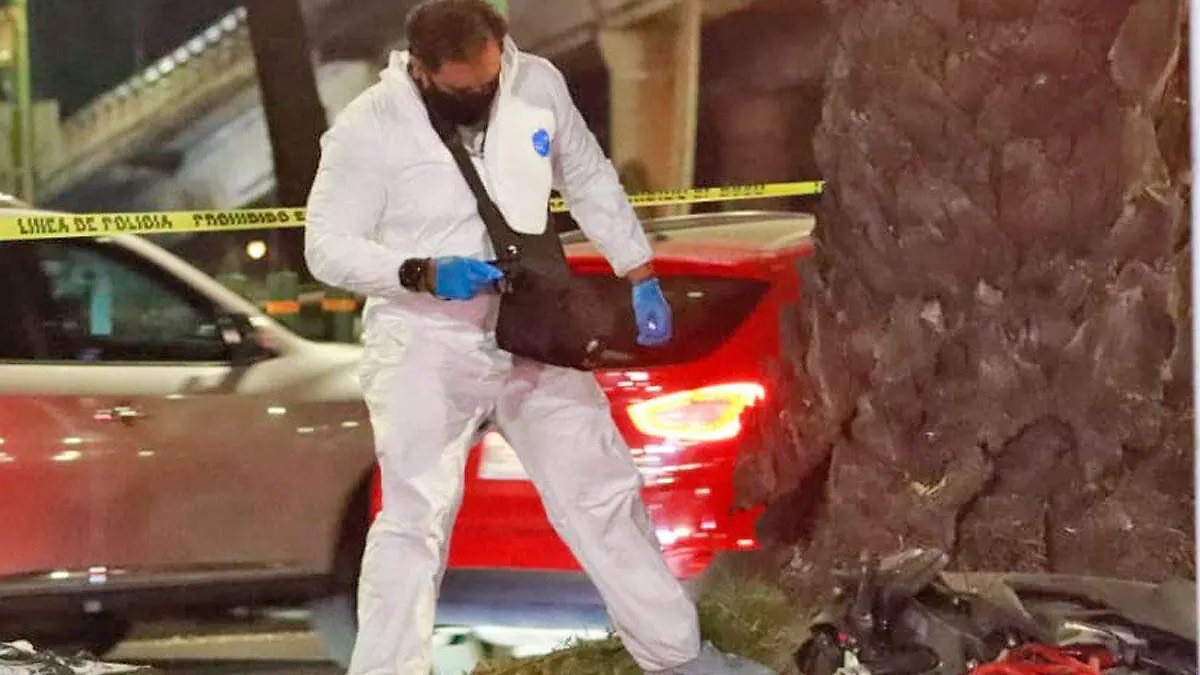 Motociclista-en-Xochmilco