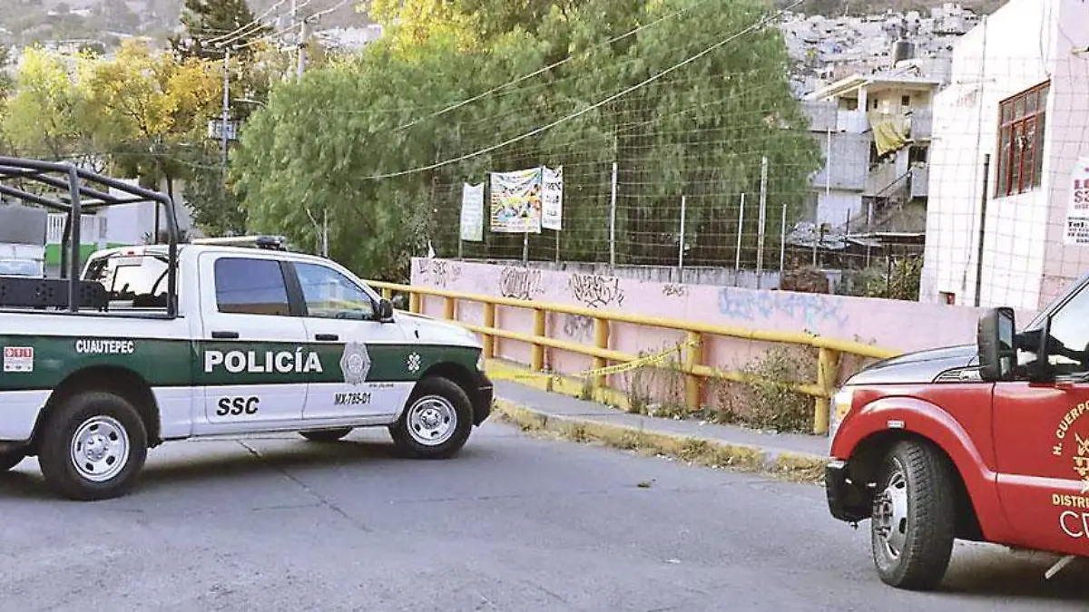 Muerto-en-canal-de-aguas-negras-en-la-GAM