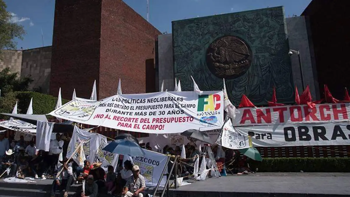 Antorchistas en San Lázaro