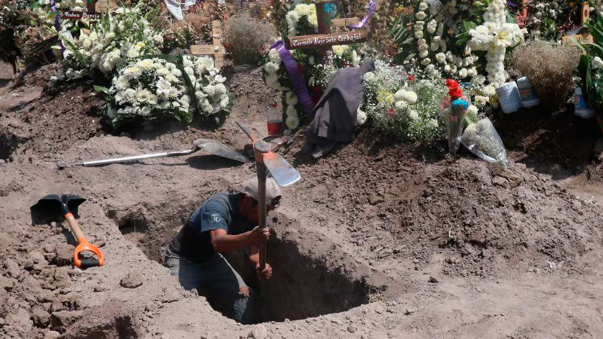 tumba-20-mil-muertos