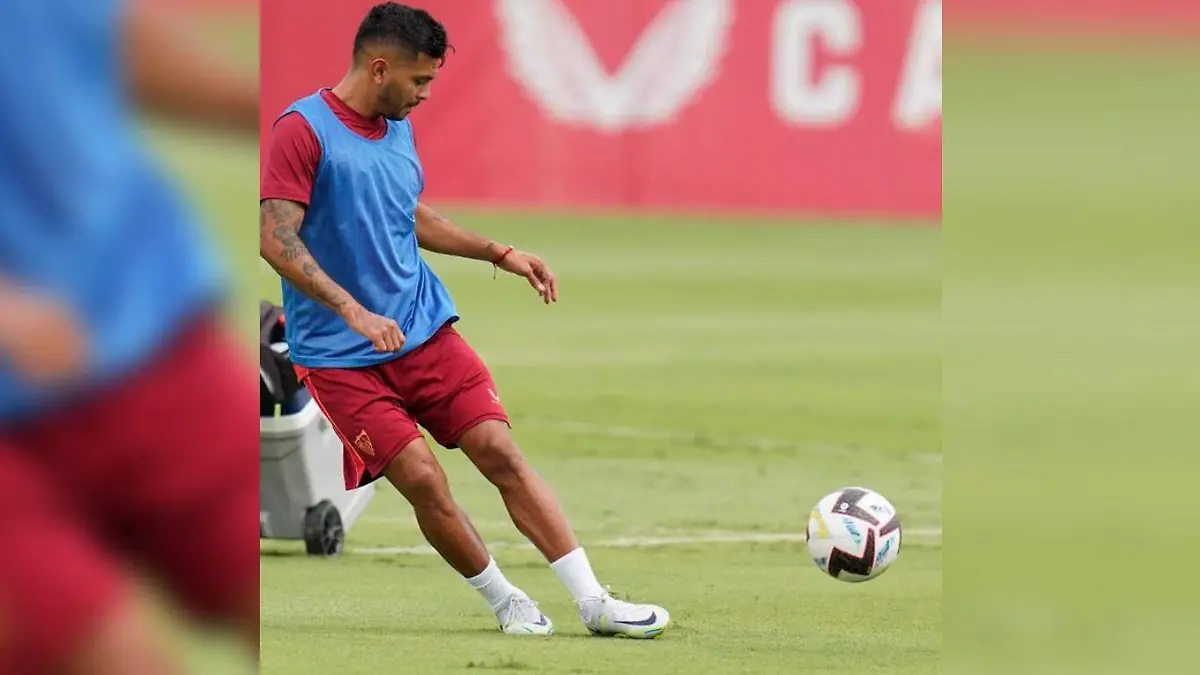 tecatito corona SEVILLA TWITTER