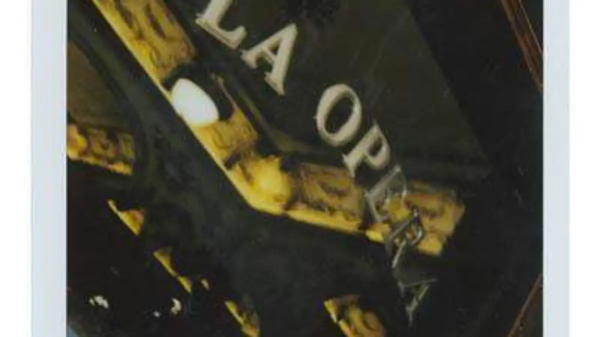 La Mora Parte 7: El gerente sonrió con todo el calor de un cadáver