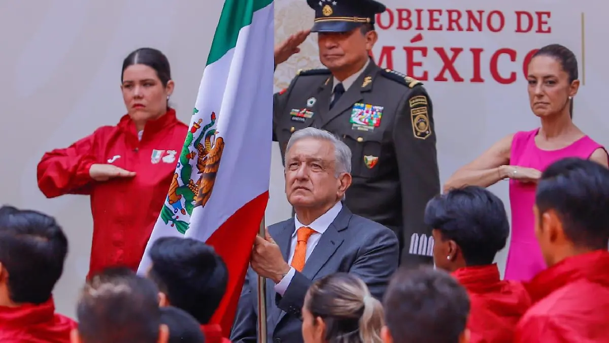 AMLO encabezó abanderamiento de la delegación mexicana que irá a los Juegos Centroamericanos