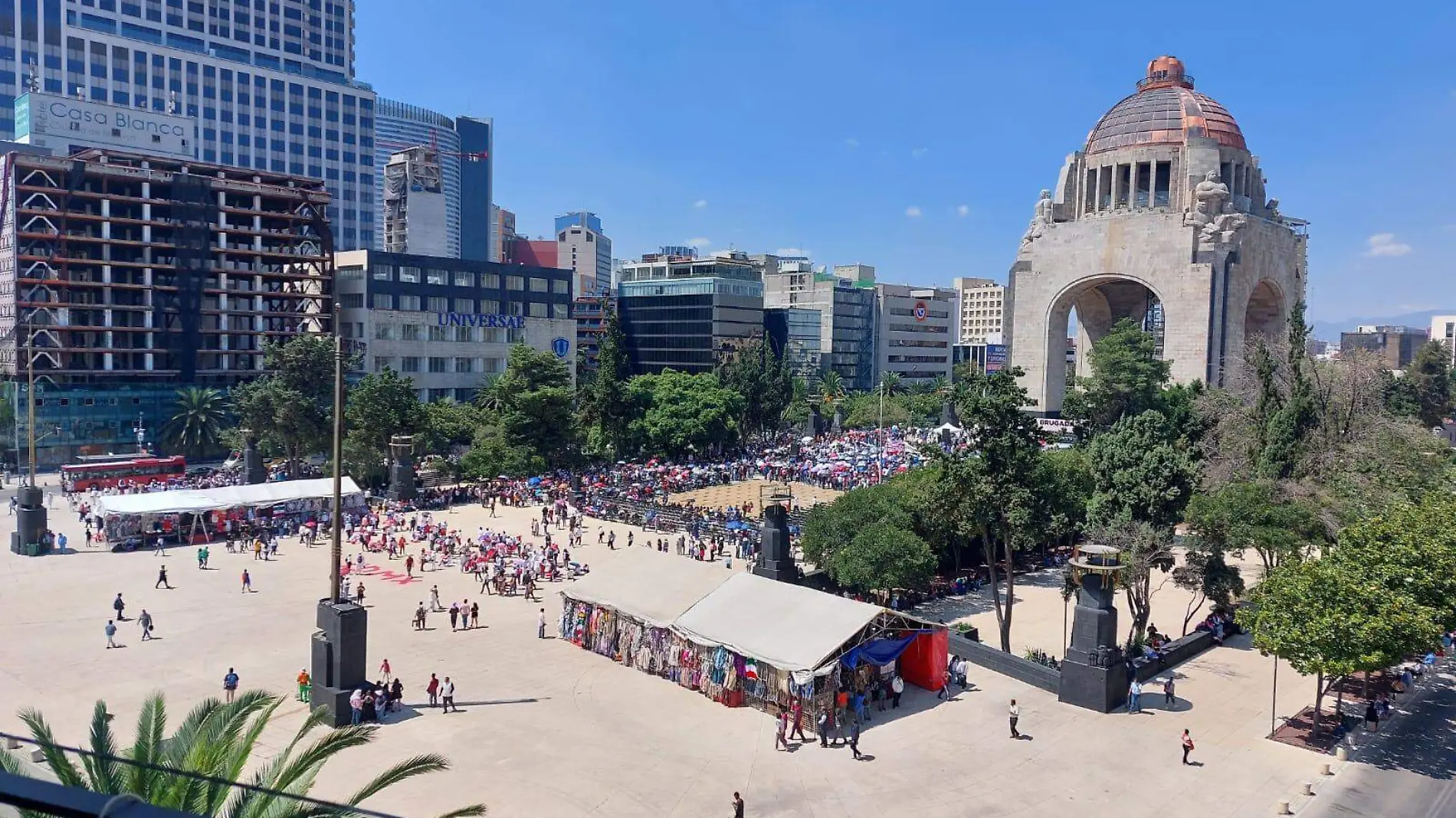 Clara Brugada ofreció su Asamblea Informativa en el Monumento a la Revolución-int2