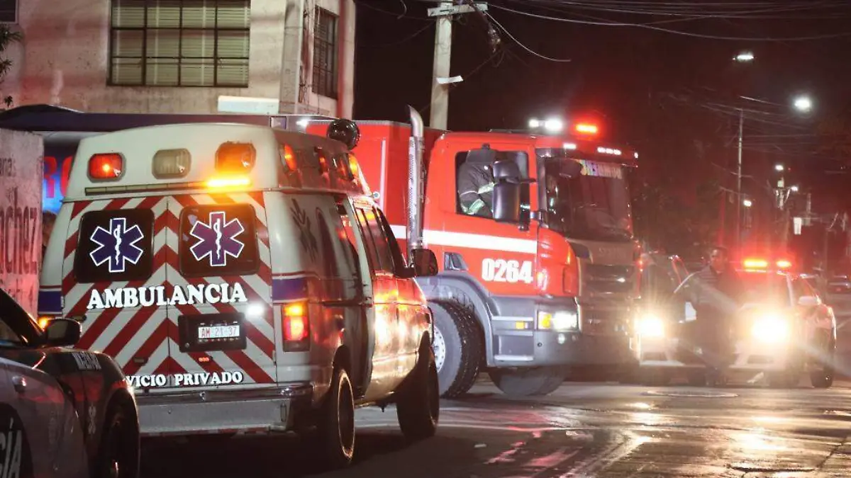 Bomberos sofocan incendio en la colonia Panamericana, GAM-int2