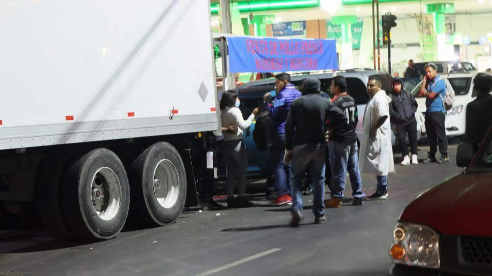 Ultiman a sujeto a bordo de su auto, en la colonia Felipe Ángeles, alcaldía Venustiano Carranza-int3