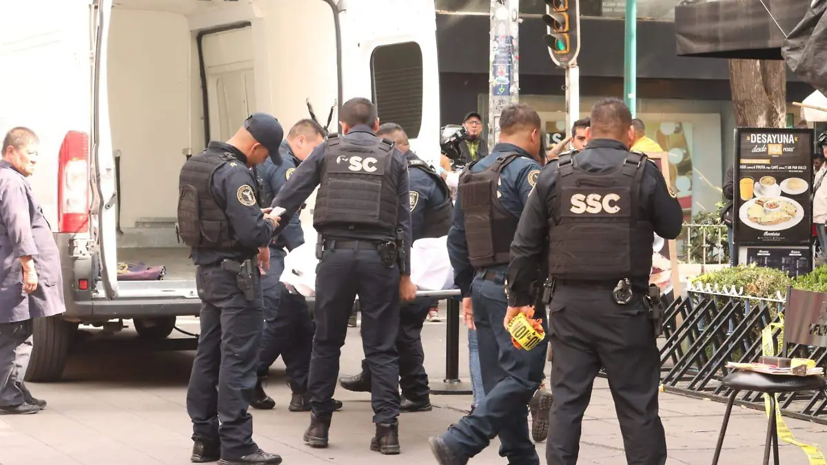 Muere transeúnte aparente víctima de un ataque cardiaco, en la Zona Rosa