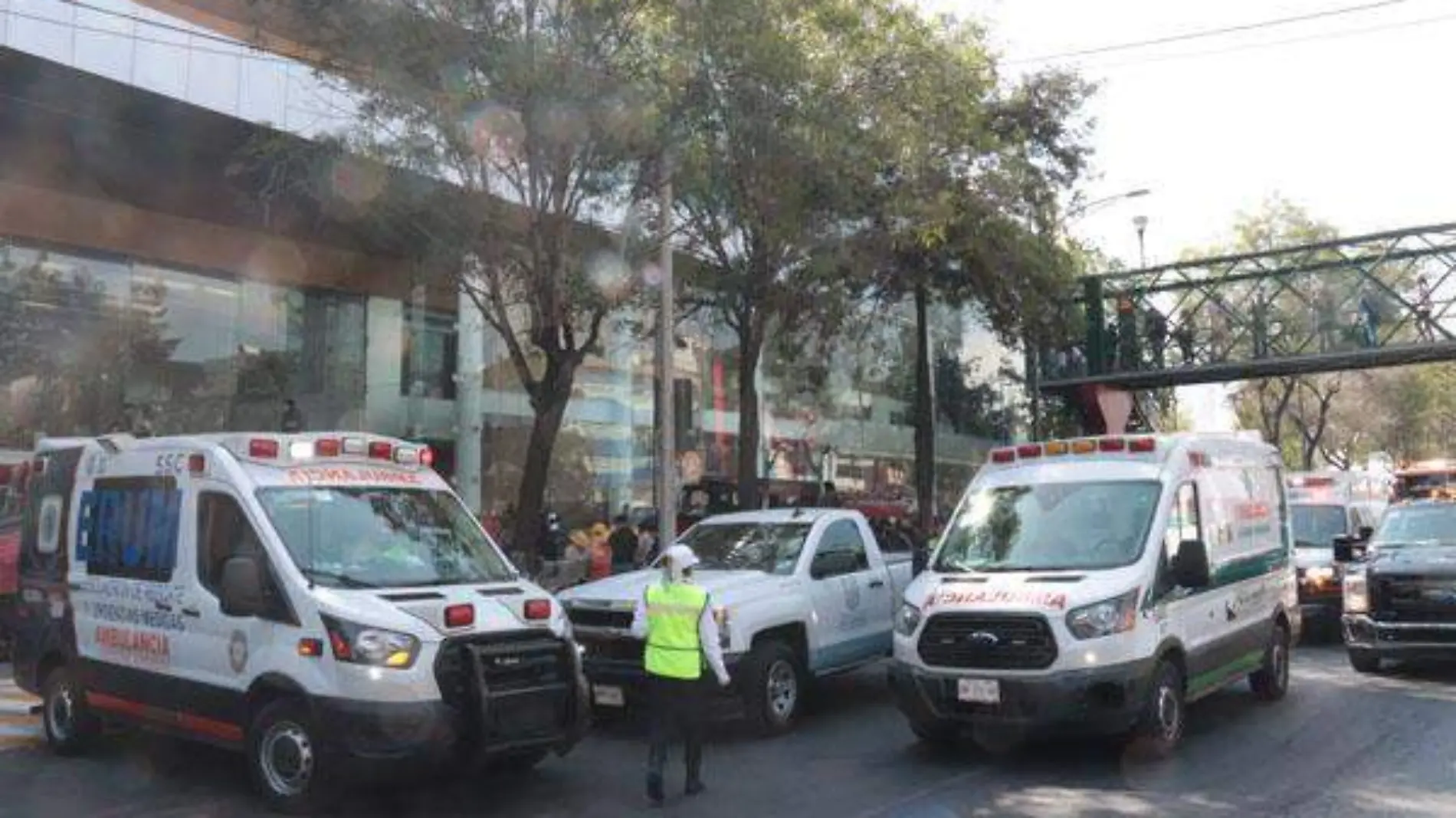 Fuerte incendio en Fórum Buenavista deja 7 lesionados y 300 clientes desalojados