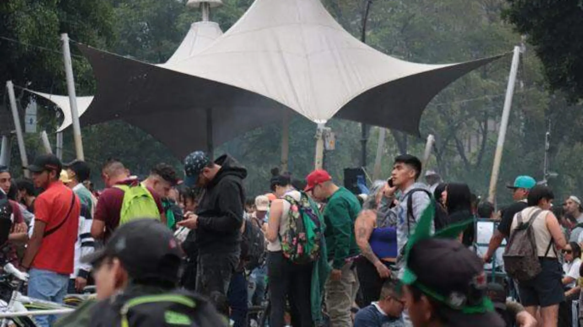 “Ola verde” recorre avenidas de la CDMX por el Día Internacional de la Mariguana