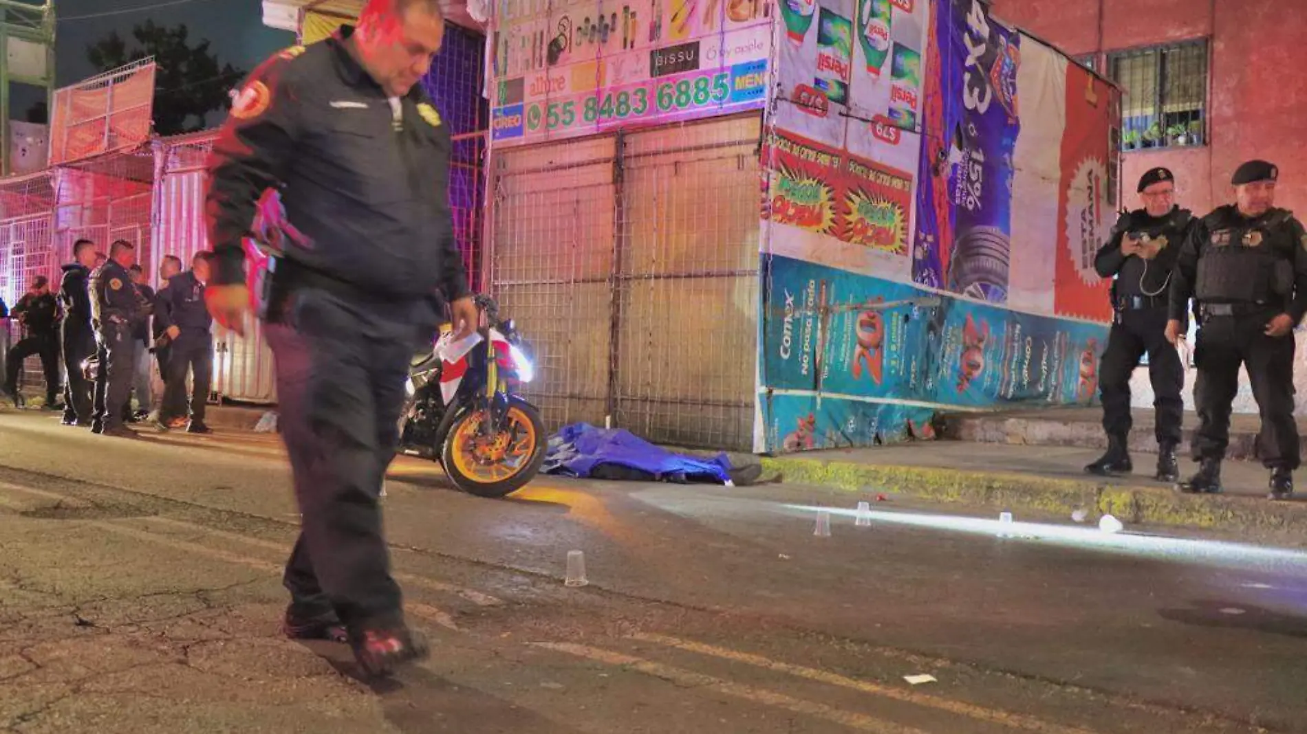 Motosicarios acribillan a dos en el barrio bravo de Tepito; uno la libra-int4