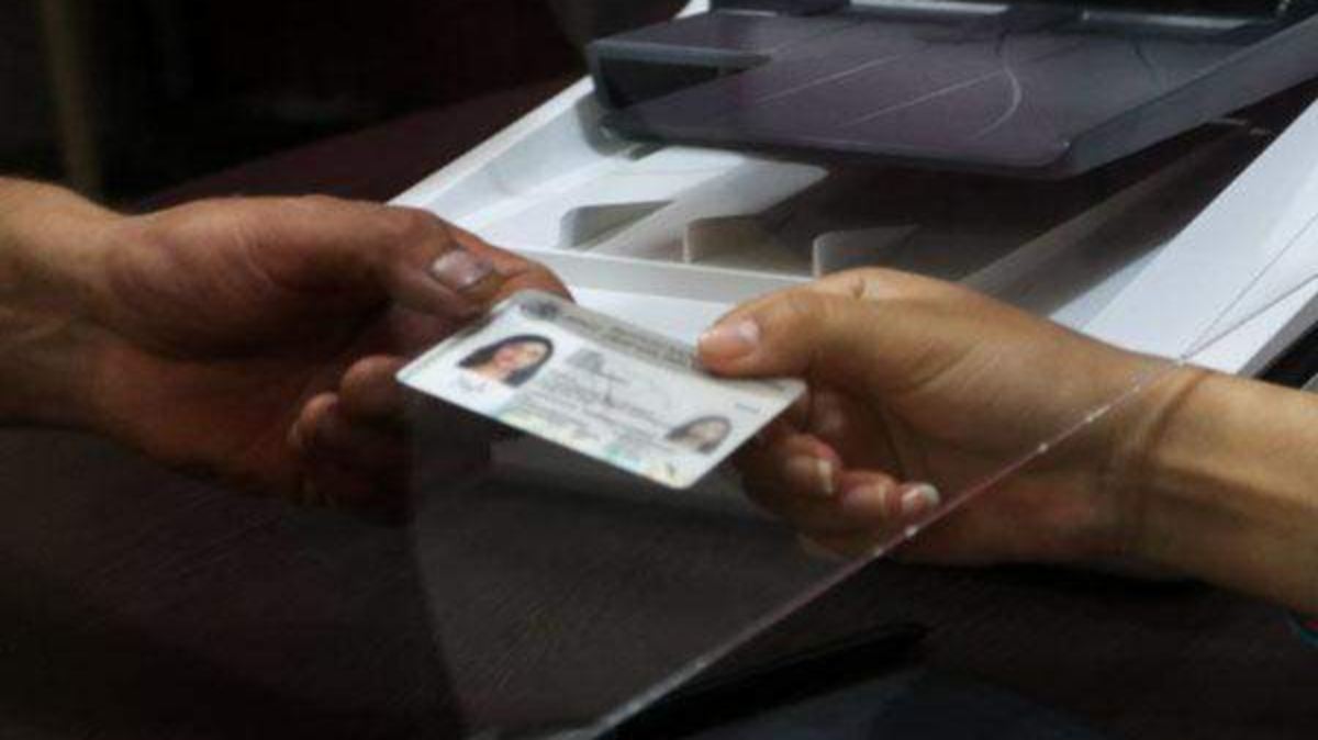 INE LANZA "INFALSIFICABLE" CREDENCIAL PARA VOTAR