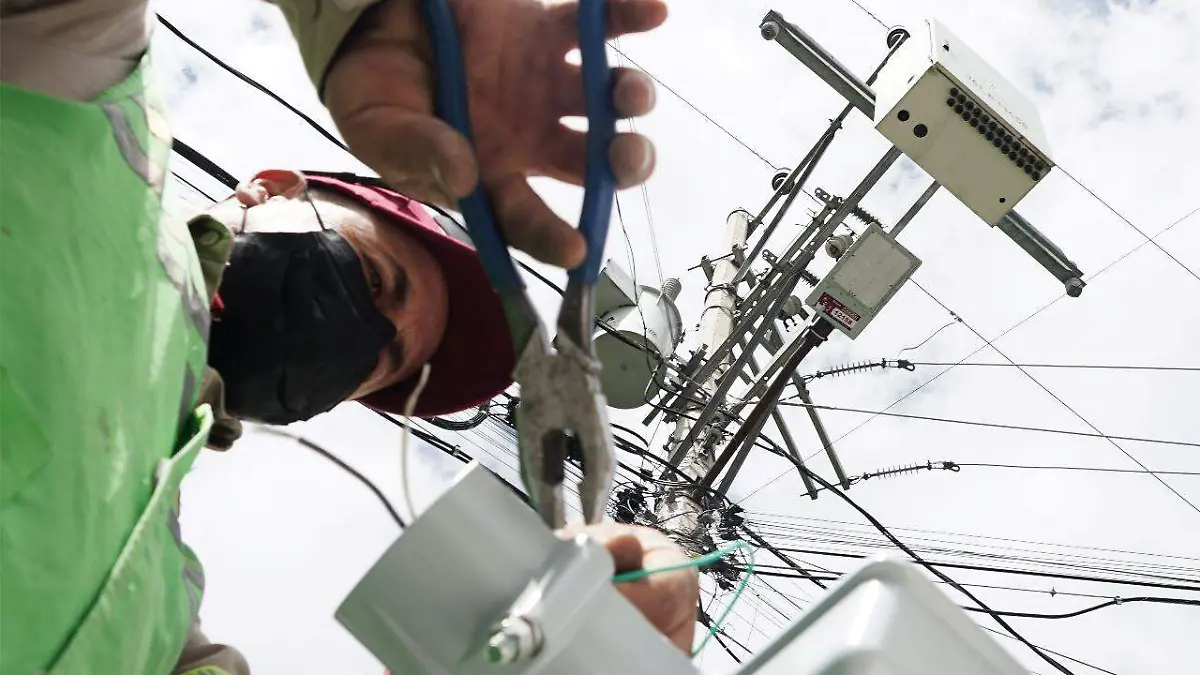 Explicó que en el año 2019 se instalaron 13 mil 822 lámparas; en 2020 fueron 14 mil 435, en 2021 se colocaron 11 mil 311 y en 2022 10 mil luminarias instaladas