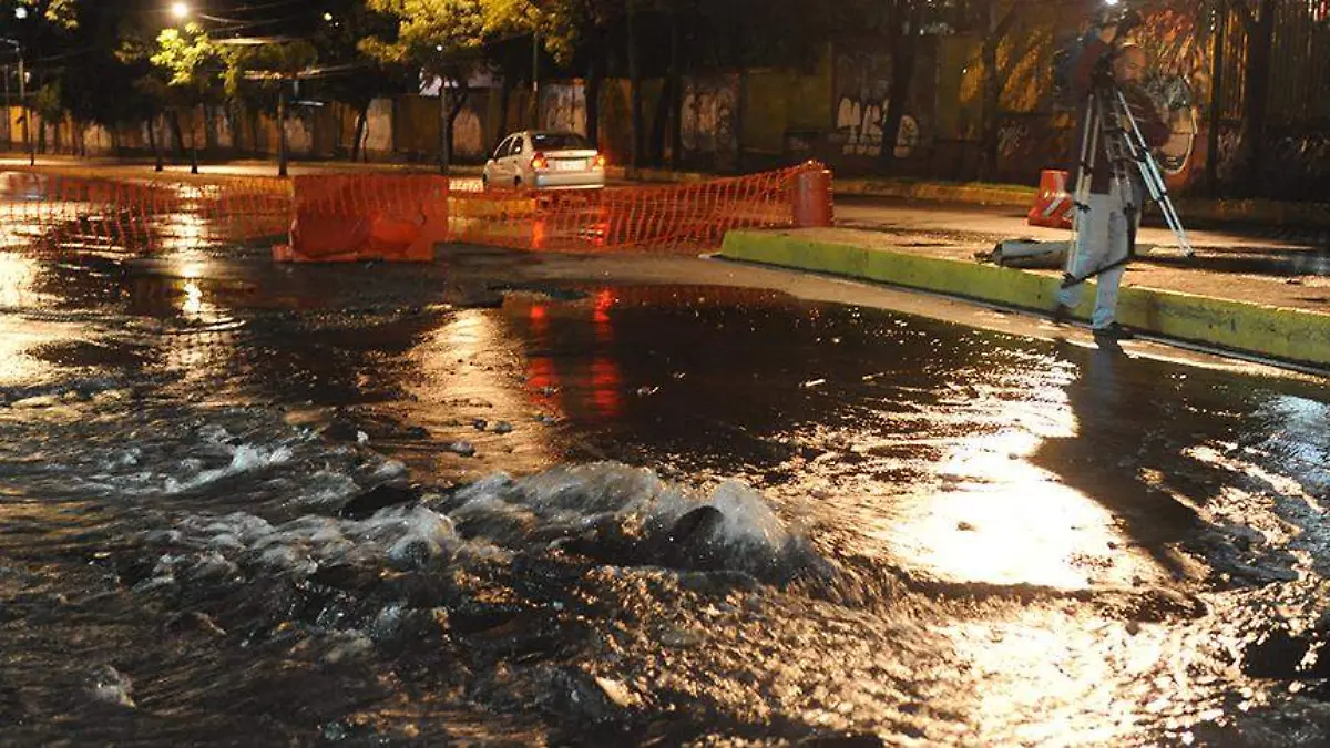 Fuga-de-agua-en-Álvaro-Obregón
