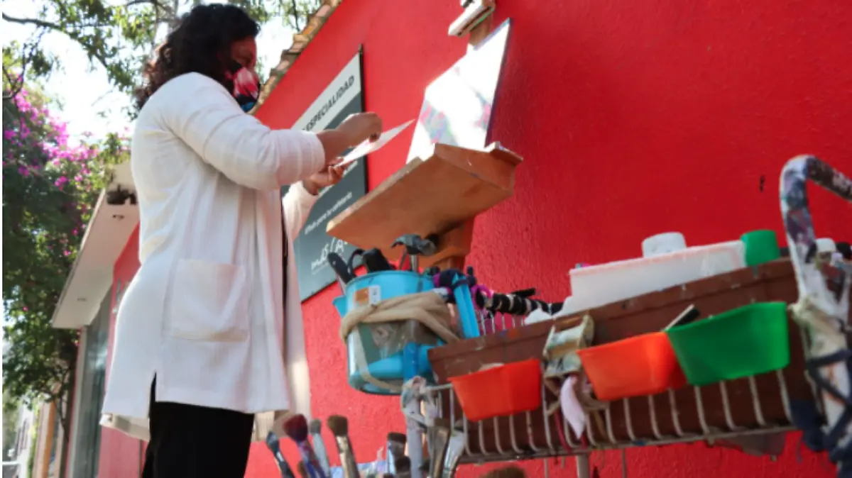 Artista plástica Mónica de la Paz