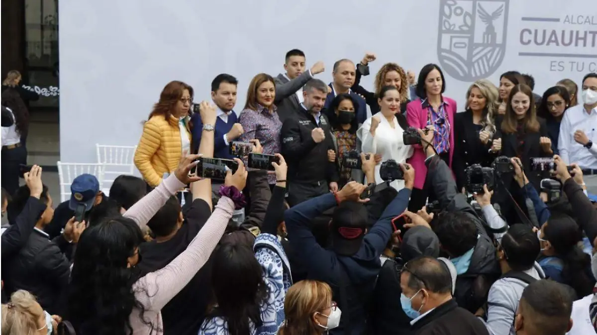 Sandra Cuevas recibe apoyo