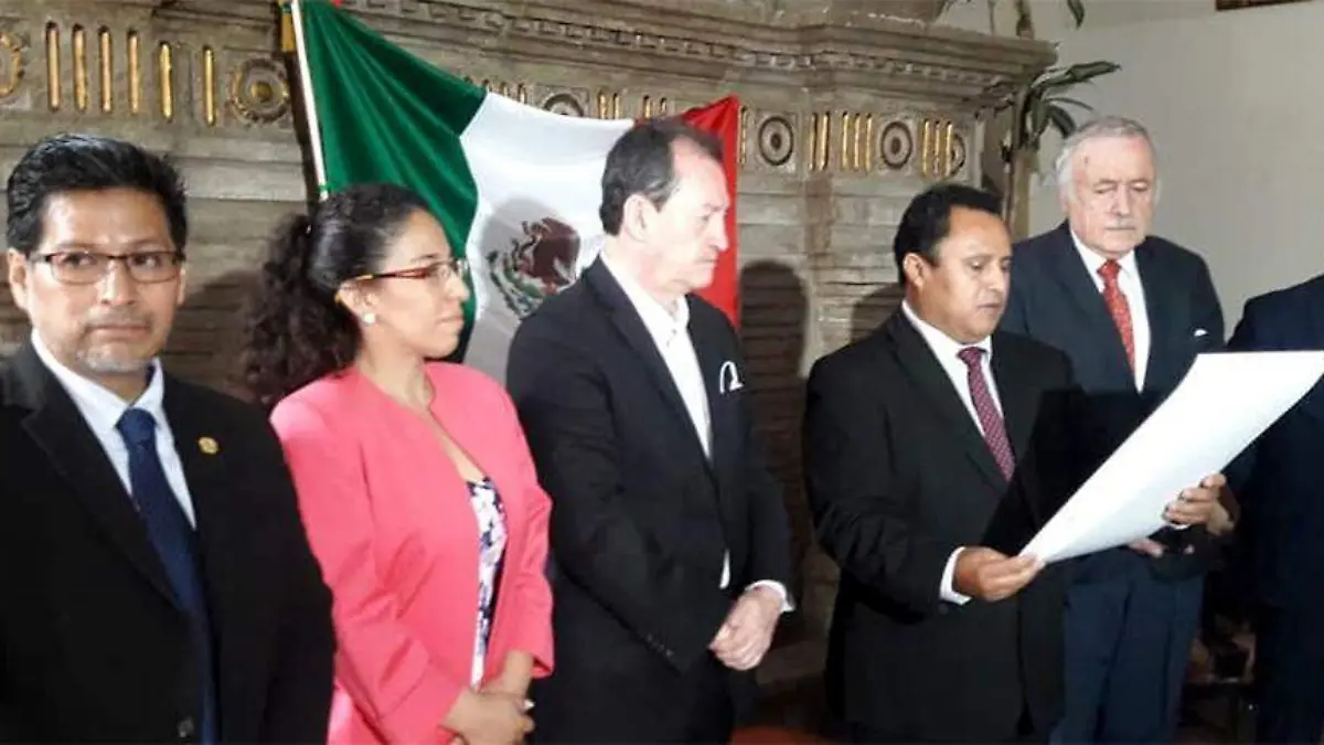 cornicas-toga-y-birrete