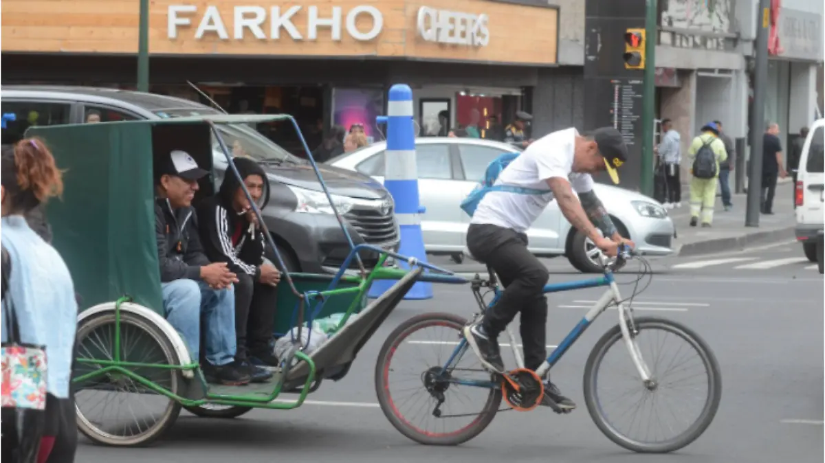 Cada vez más personas usan la bicicleta para desempeñar sus labores diarias