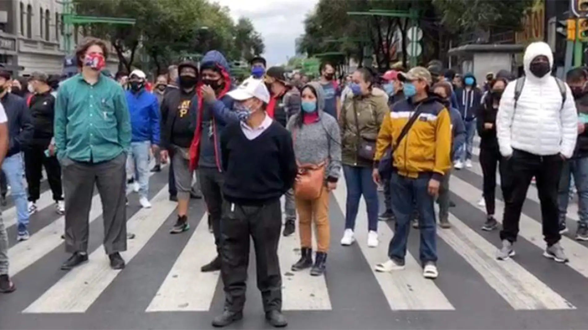 Manifestacion-en-eje-Lazaro-Cárdenas