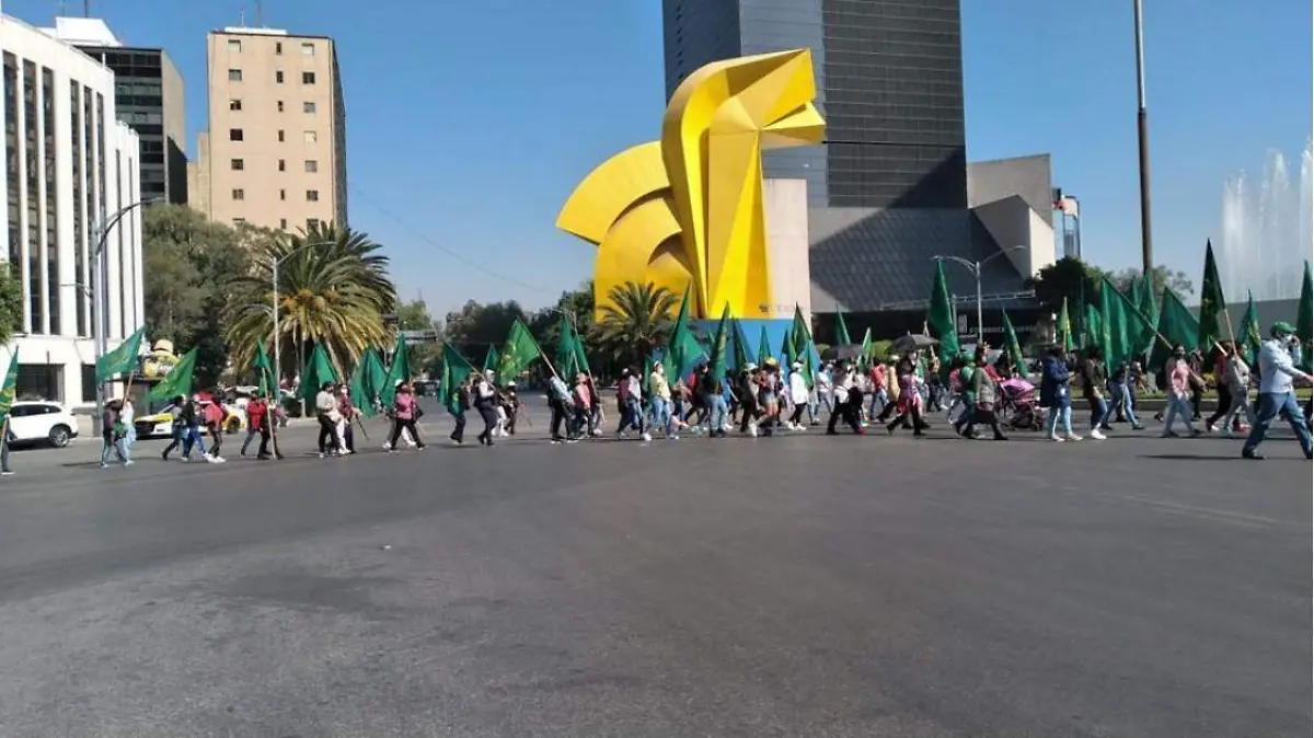 Mujeres campesinas instala campamento alrededor de la Secretaría de Gobernación