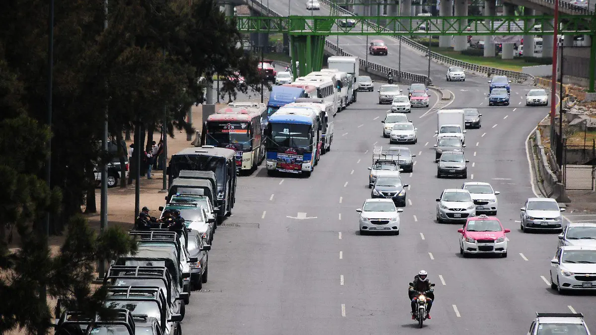 864747_Bloqueo Transportistas Mexico-Puebla_web