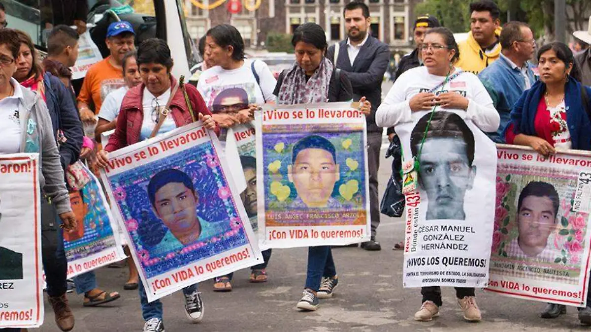 Ayotzinapa_Reunion_Palacio