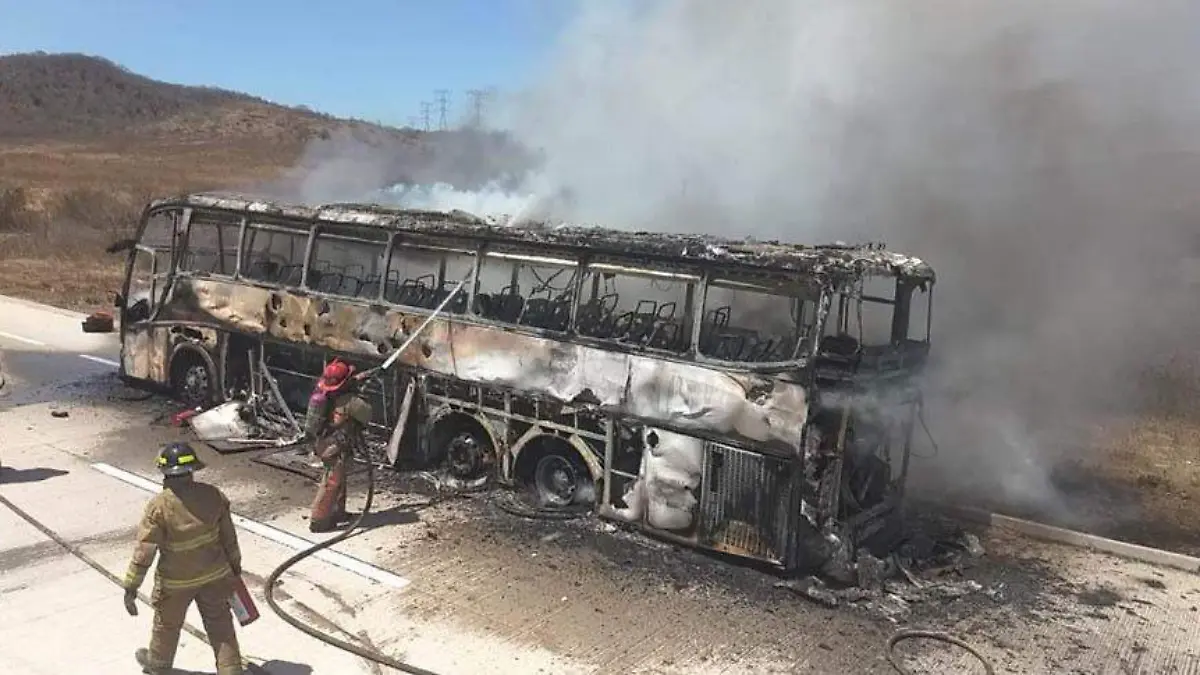 autobus incendiado
