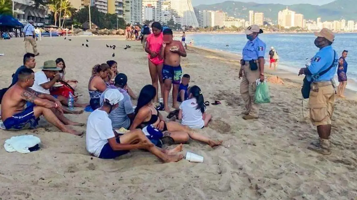 Acapulco-playas-cierre-contagios-covid-semaforo-naranja