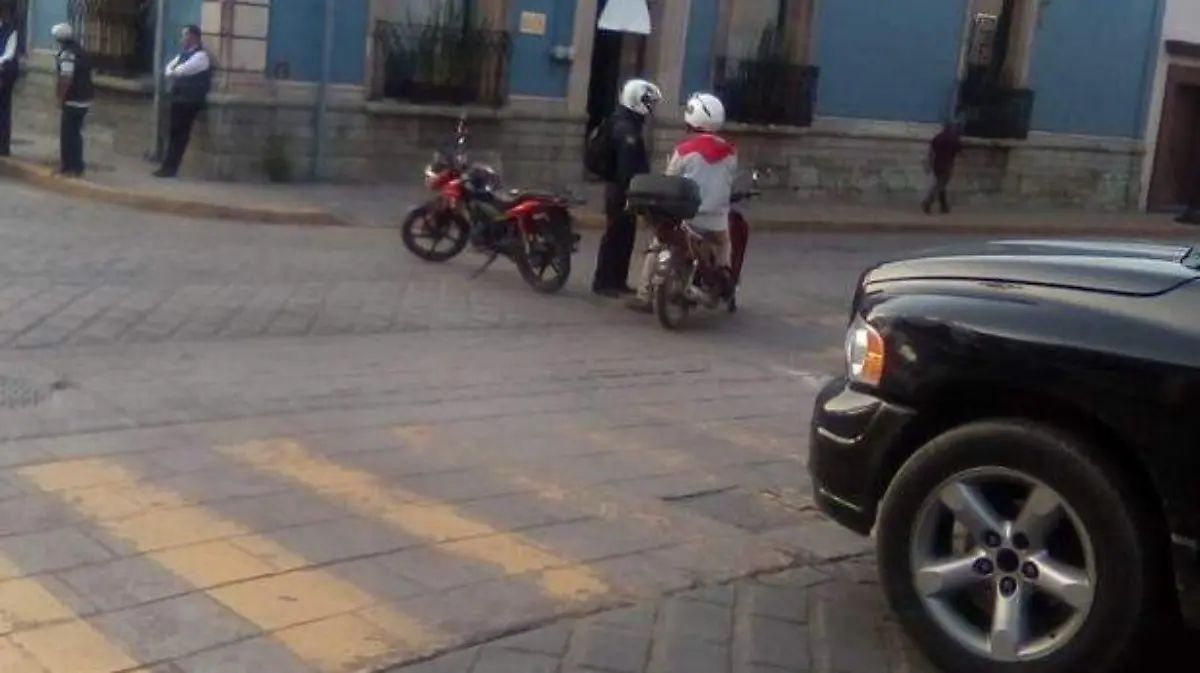 Bloquean-sobre-Casa-Oficial-en-Oaxaca