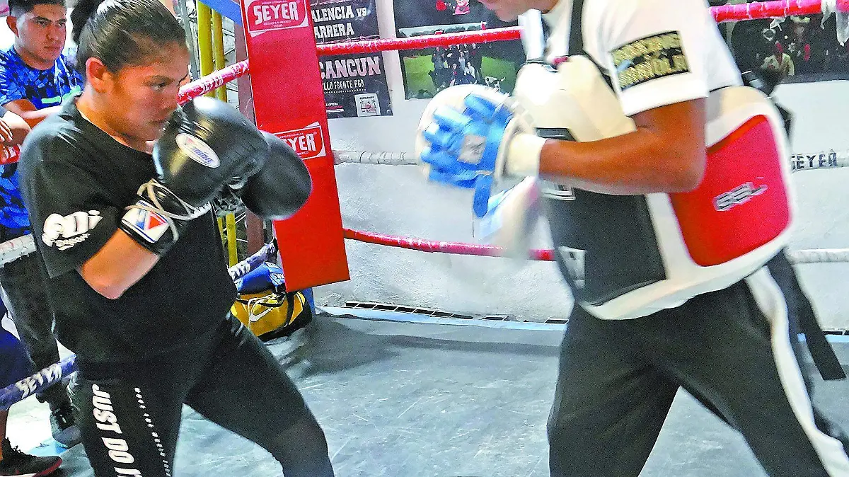 la peleadora Elizabeth López