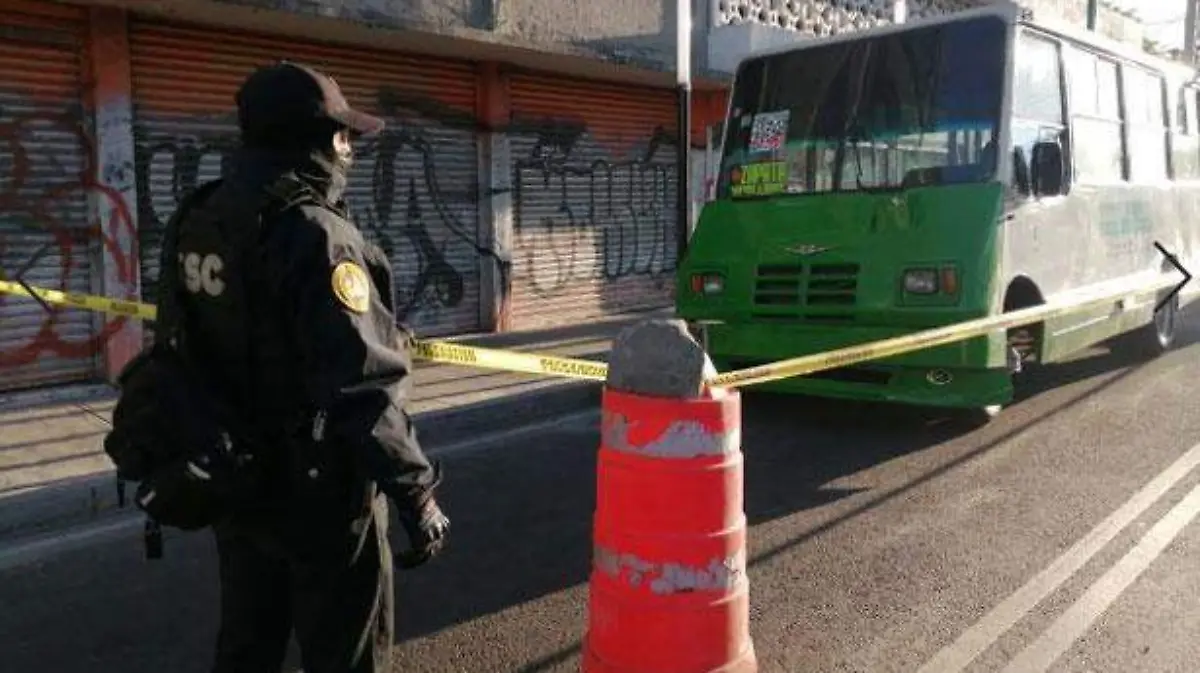 muerto-tranporte-público-iztapalapa