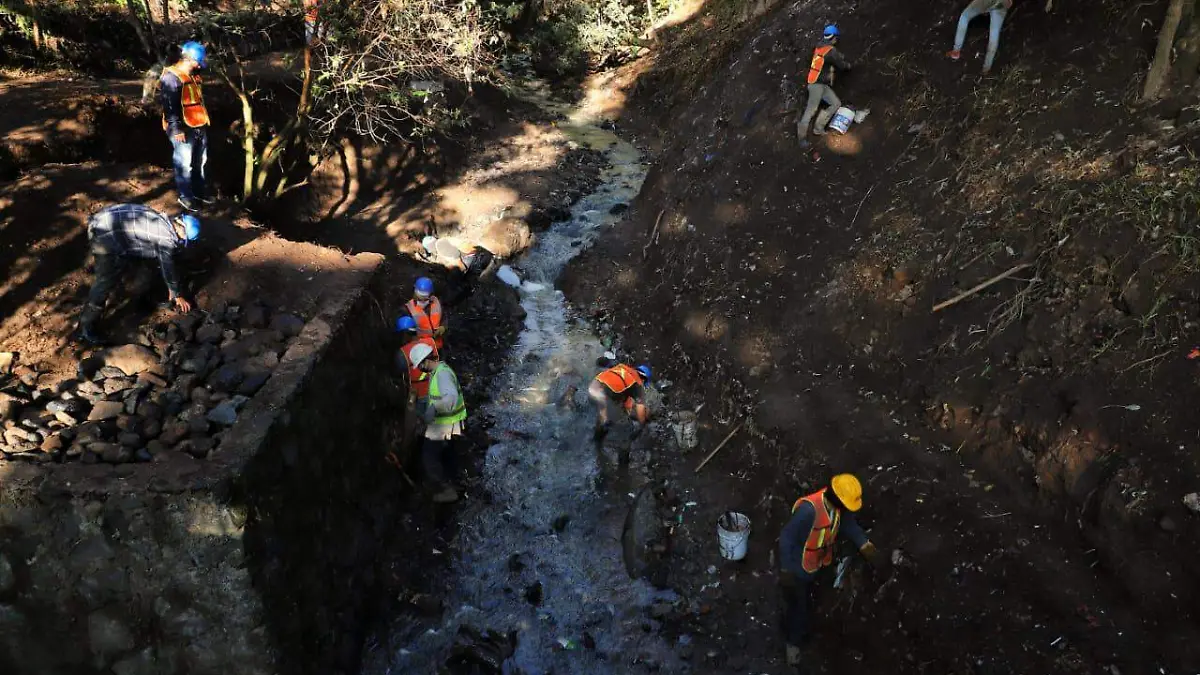 Desazolve de la barranca la Coyotera en Magdalena Contreras  (3)