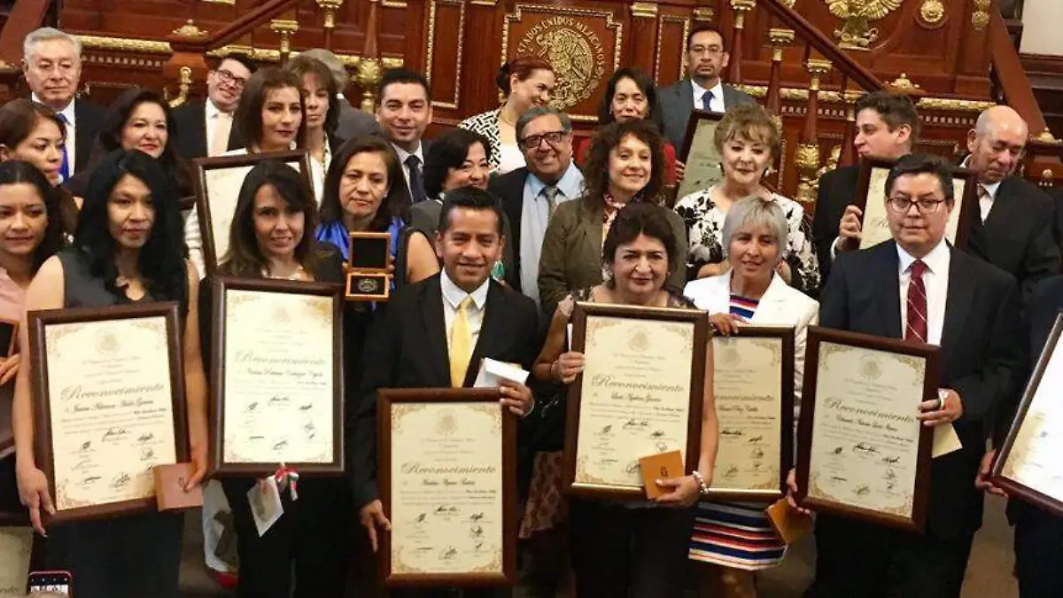 medalla-al-merito-cdmx-(1)