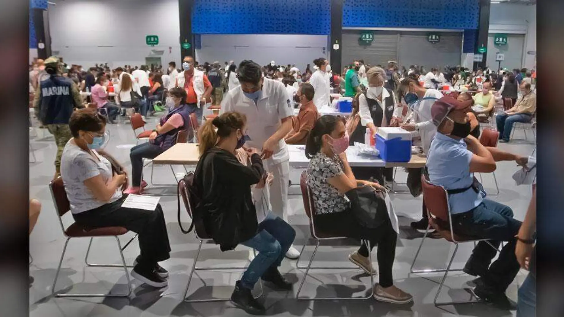 Vacunación-rezagados-en-el-Pepsi-Center