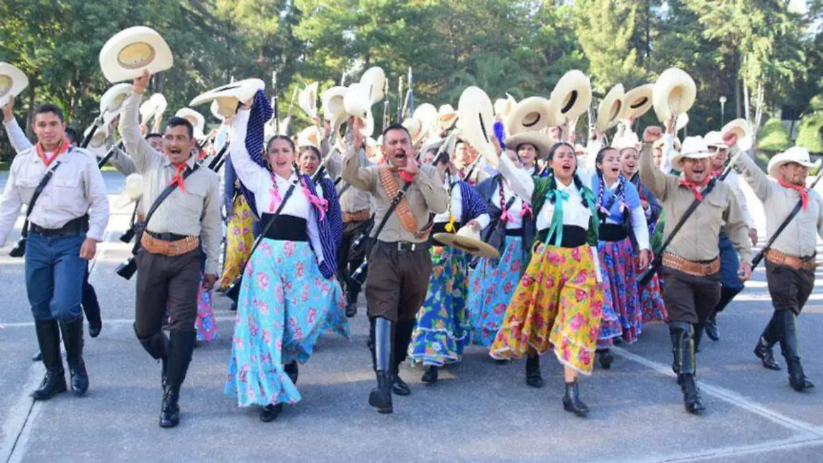 Desfile-revolución-ensayo-